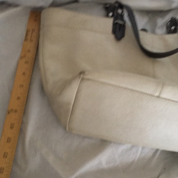 Coach leather purse large off white with grey trim - Picture 2 of 7